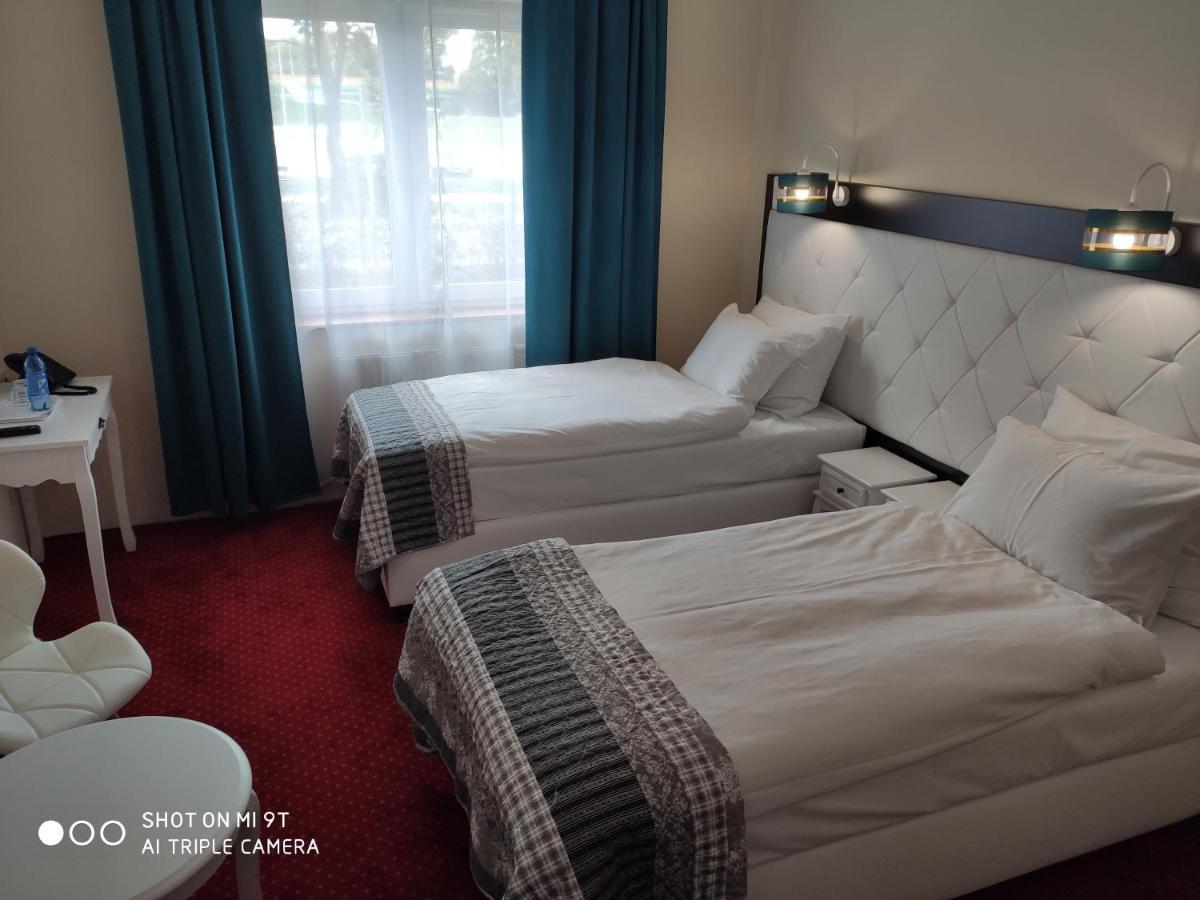 Hotel I Restauracja Admiral Legnica Luaran gambar